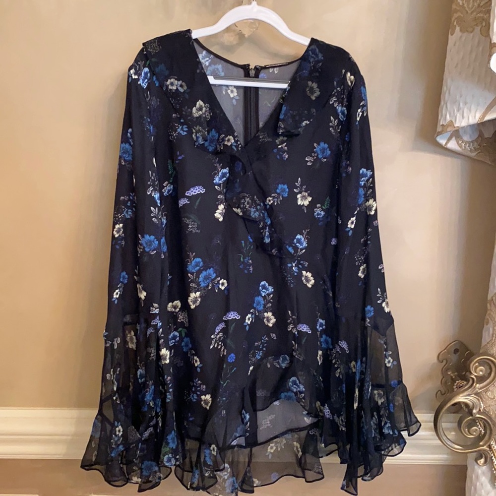 Elite Tahari silk blue floral top XS